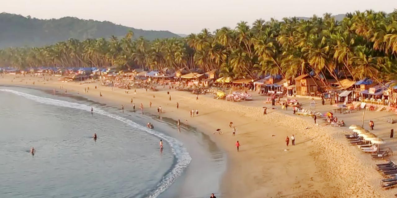 Miramar Beach Goa, India (Location, Activities, Night Life, Images, Facts &amp;  Things to do) - Goa Tourism 2022