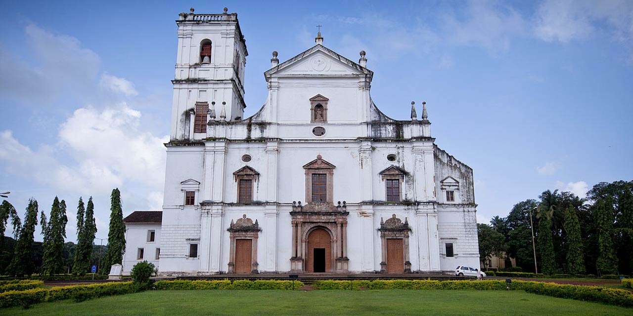 places to visit in goa cathedral