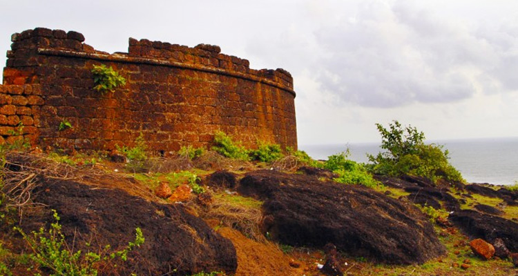 Chapora Fort Goa, India (Entry Fee, Timings, History, Built by, Images ...